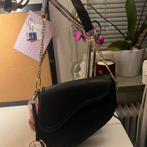 Gina Tricot väska  - Gina tricot väska 