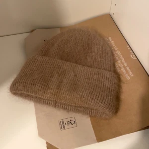 Kashmir mössa - En jättefin Kashmir/bomull mössa utan några defekter💗