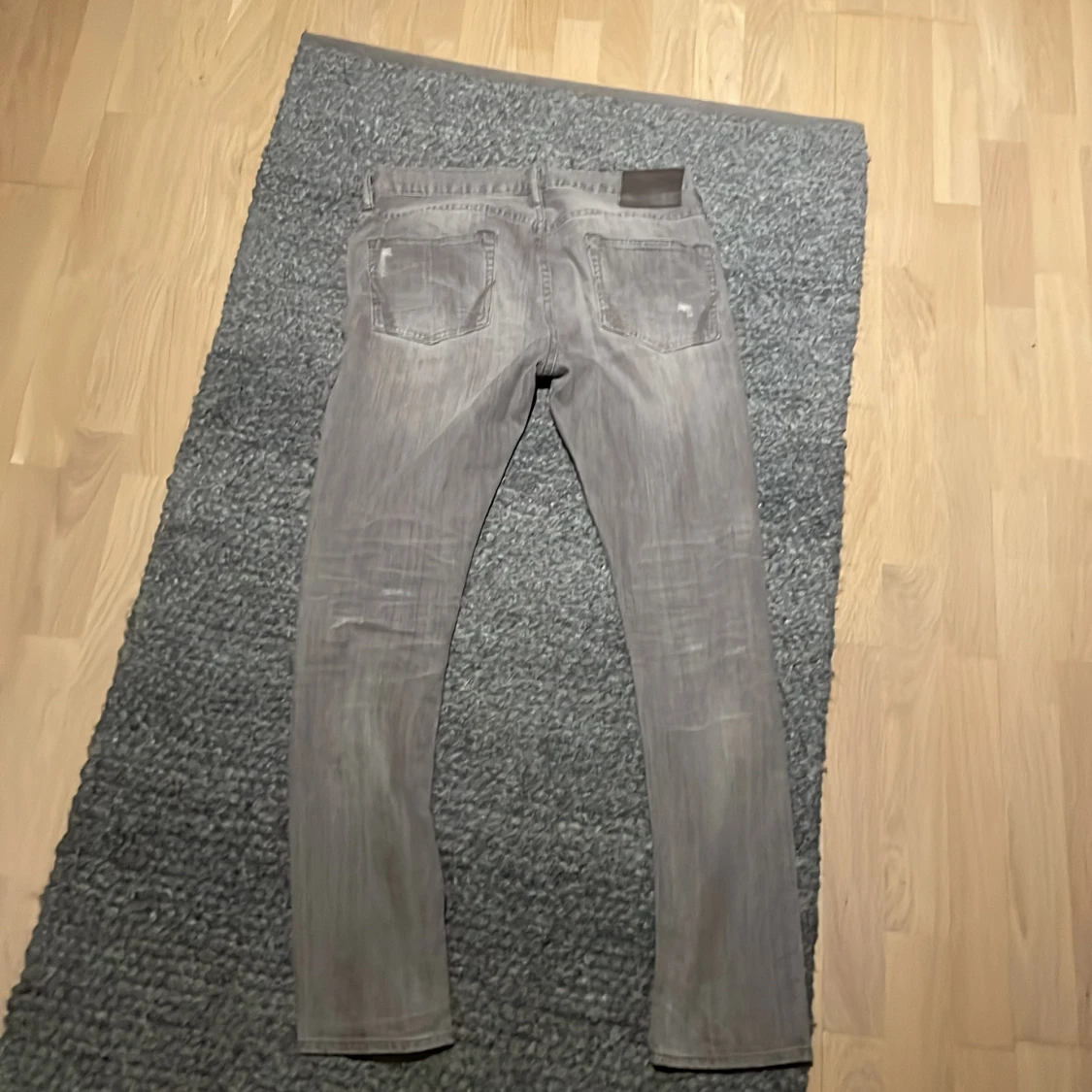 feta gråa jeans - 91