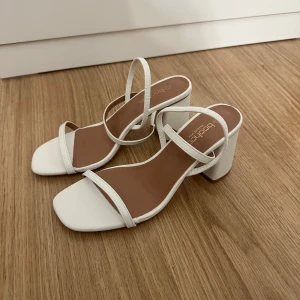 Klackar bohoo - Helt nya klackar från bohoo i storlek 39