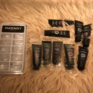 Polygel - Polygel med forms, nästan alla är typ helt fulla💕