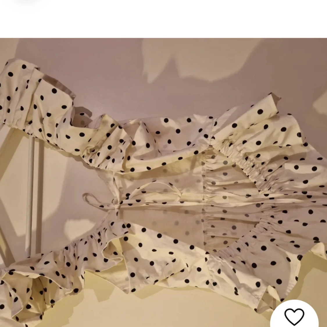 Vitprickig topp men volanger - 90