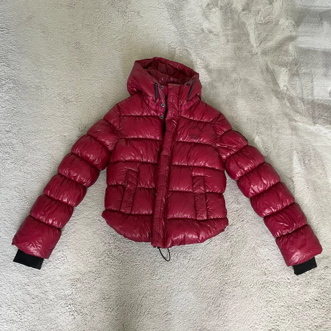 Röd Superdry jacka - 90