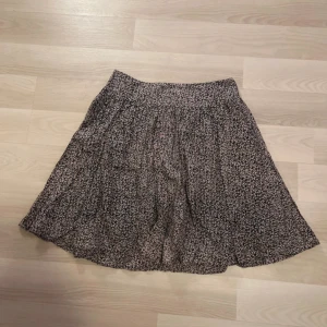 Kjol - Superfin somrig kjol