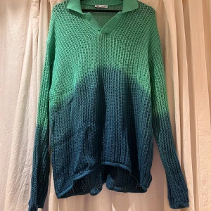 Stickad tröja - Löst stickad tröja från zara, bra skick, använd endast någon enstaka gång