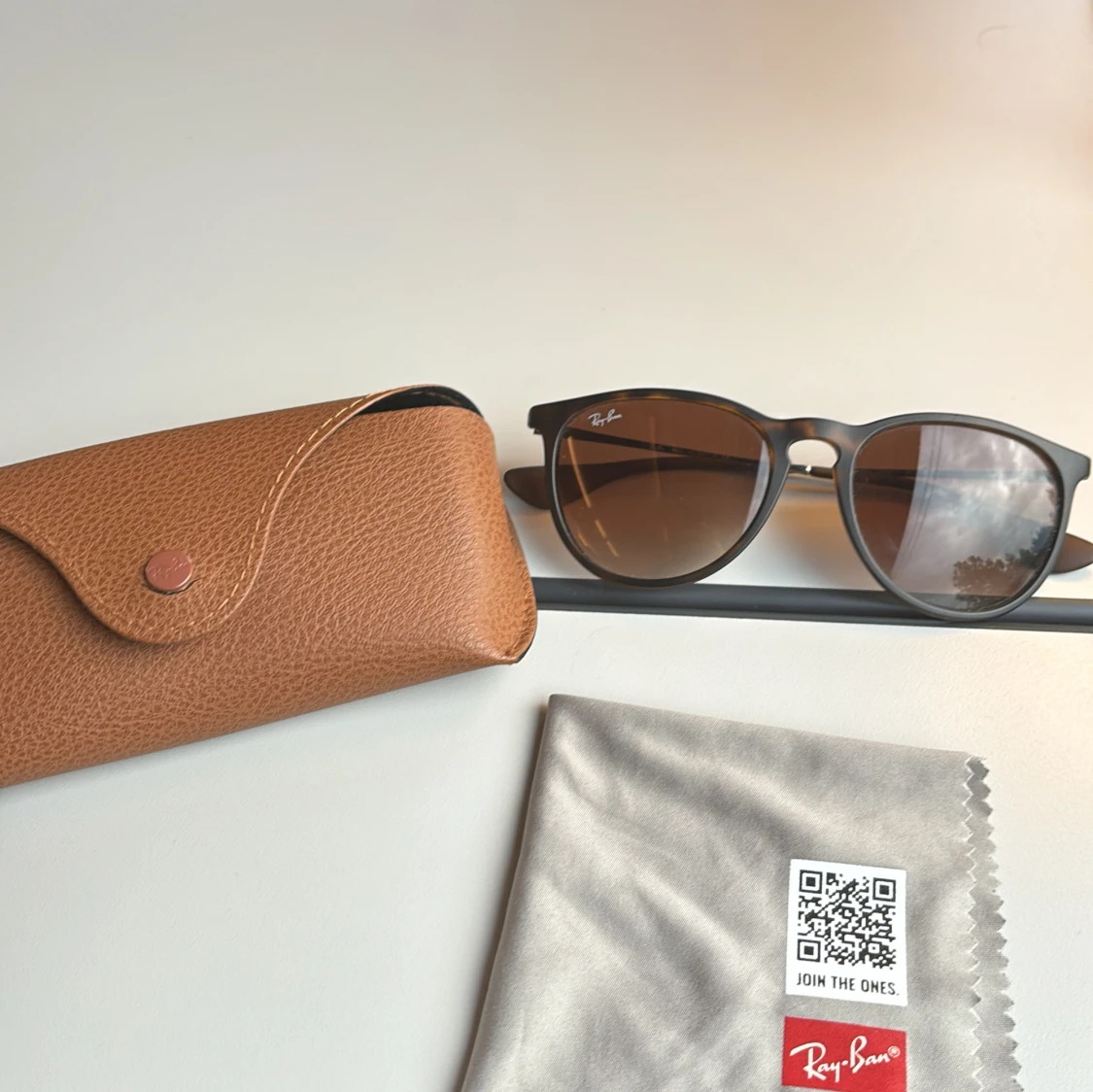 Rayban Erika  - 90