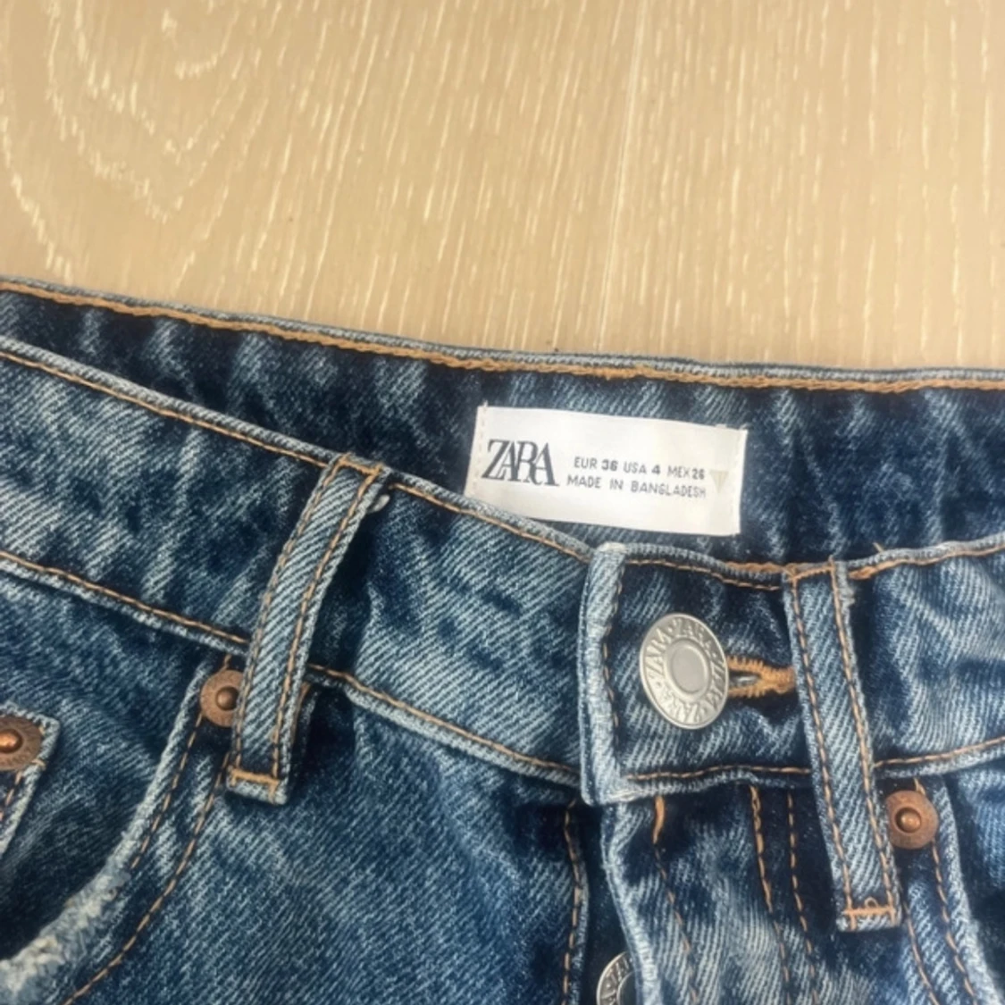 Blå jeansshorts från Zara - 90