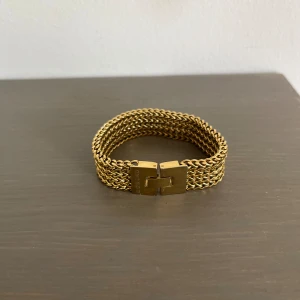 Edblad armband - Ett guldigt armband ifrån Edblad i storlek S 💛