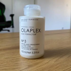 Helt ny, oöppnad Olaplex No.3 Hair Perfector  - Oöppnad förpackning Används som en hemmabehandling tillsammans med Olaplex No.0 för att stärka och reparera alla typer av hår och texturer, kan också användas oberoende av andra behandlingar.I en annan annons säljer jag även Olaplex No.0 Nypris 369kr