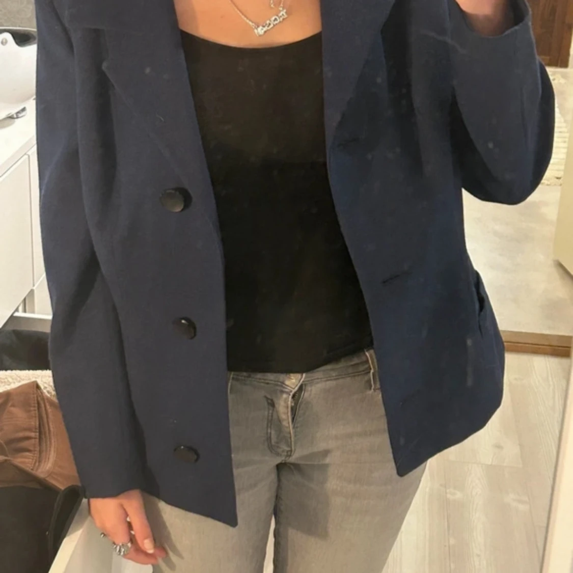 Mörkblå kavaj från Salome Annette