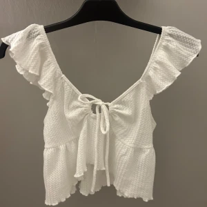 topp - Gullig topp! Använd gärna ”Köp nu” om du vill köpa 🫶