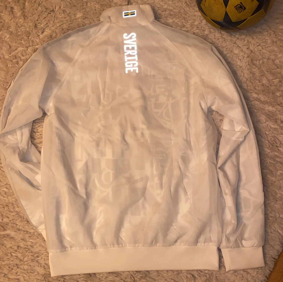 Vit träningsjacka från Adidas - 90