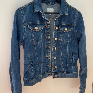 Jeans jacka  - Jeans jacka från villa 