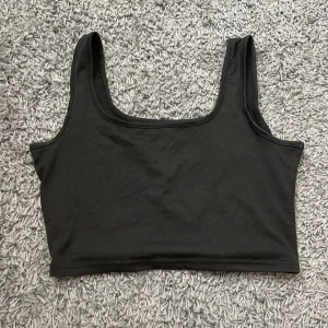 Linne  - Linne från shein, aldirg använt. Står S på lappen men skulle säga att det är mer M