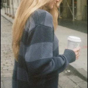 Brandy Melville - BRIANNA COTTON THICK STRIPE SWEATER - Inte Använt många gånger alls, jätte bra skick! Pris kan diskuteras