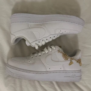 Nike Air Force 1 ’07 LX - Endast använda en gång!