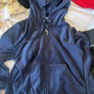  Juicy couture hoodie - Säljs för att jag inte använder