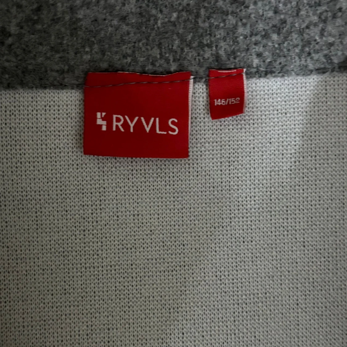 Grå kappa från ryvls  - 92