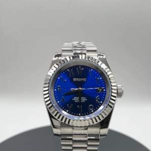 En arabisk datejust 39mm i mörkblå!  Länkar ingår! PM för bilder / videos!