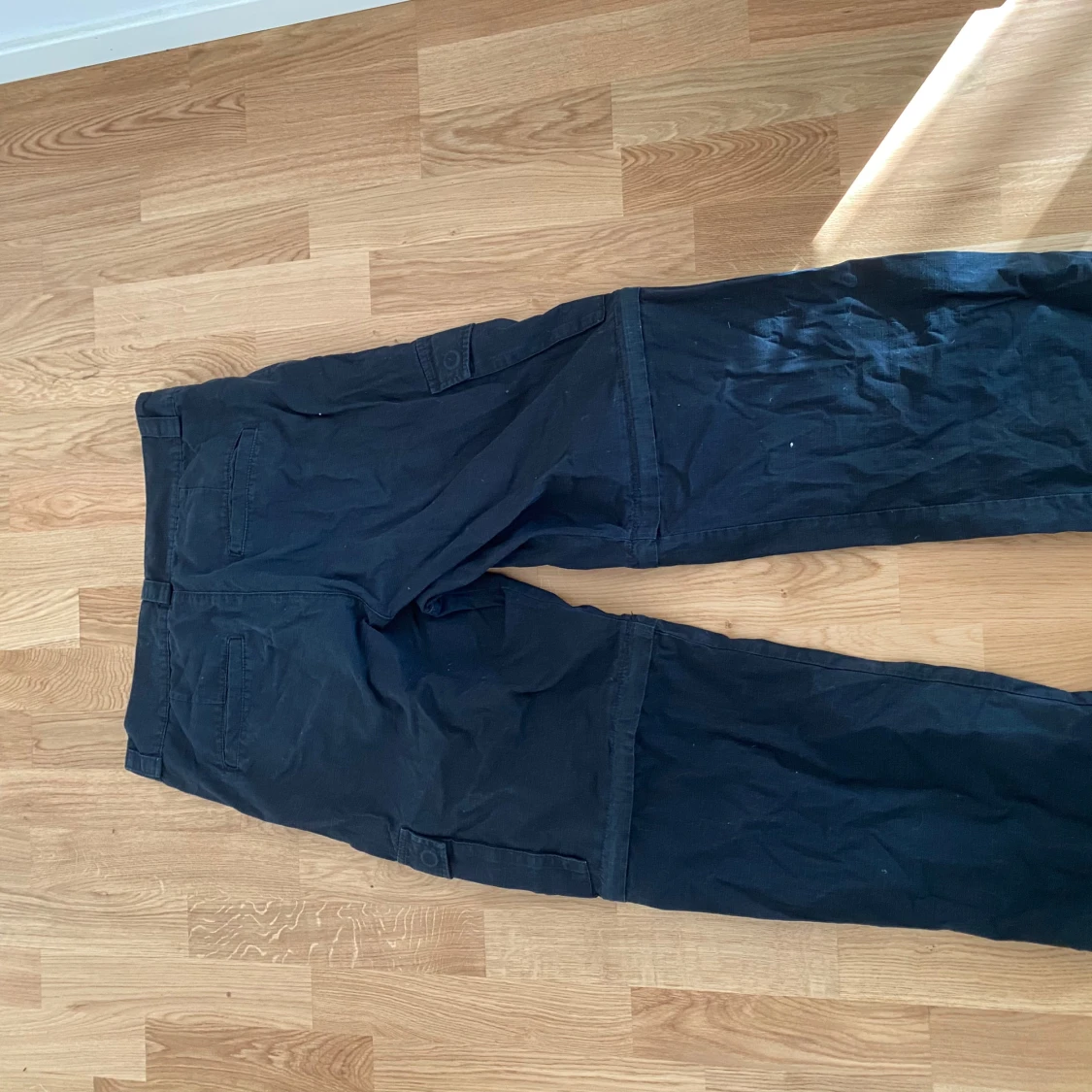 Svarta Cargobyxor - 90