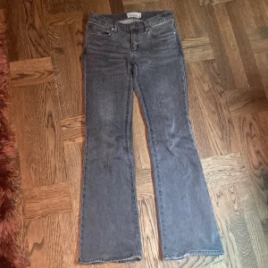 Gråa jeans  - Andvända kanse 10 gånger 