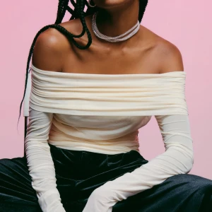 Off shoulder topp  - Off shoulder topp jätte fin och gullig aldrig använd