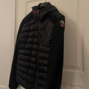 Parajumper jacka - Storlek s ny pris 5000 Nyskick 
