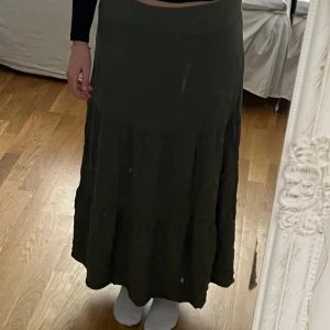 Kjol - Säljer nu denna jätte fina kjolen, den är tyvärr för kort på mig som är 170cm🩷🩷