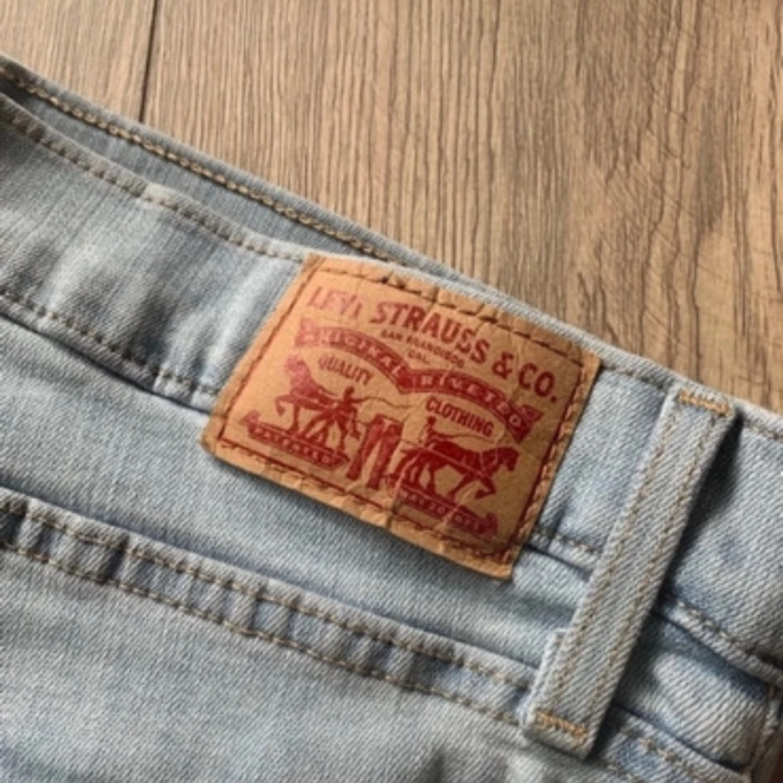 Levis Jeans - 90