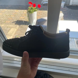 Christian Louboutin - Bra skick med lite tecken på användning, vid frågor är det bara att skriva