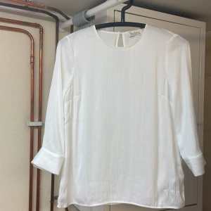 Snygg blus  - Snygg och välbevarad blus