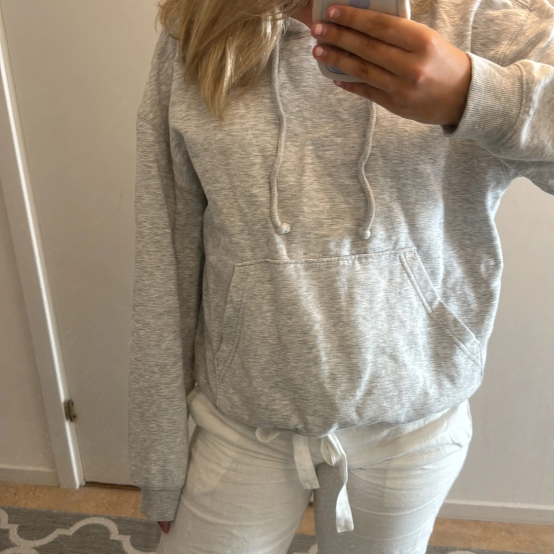 Hoodie från Weekday - 90