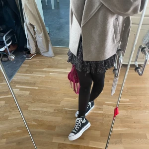 Plattform converse  - Dessa jätte snygga plattform conveverse perfekta till hösten . 💗💗 Jag har använt dem 1 eller 2 gånger. 