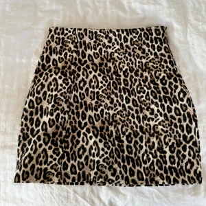 Leopard kjol - Helt oanvänd kort kjol i leopard mönster 🤎.