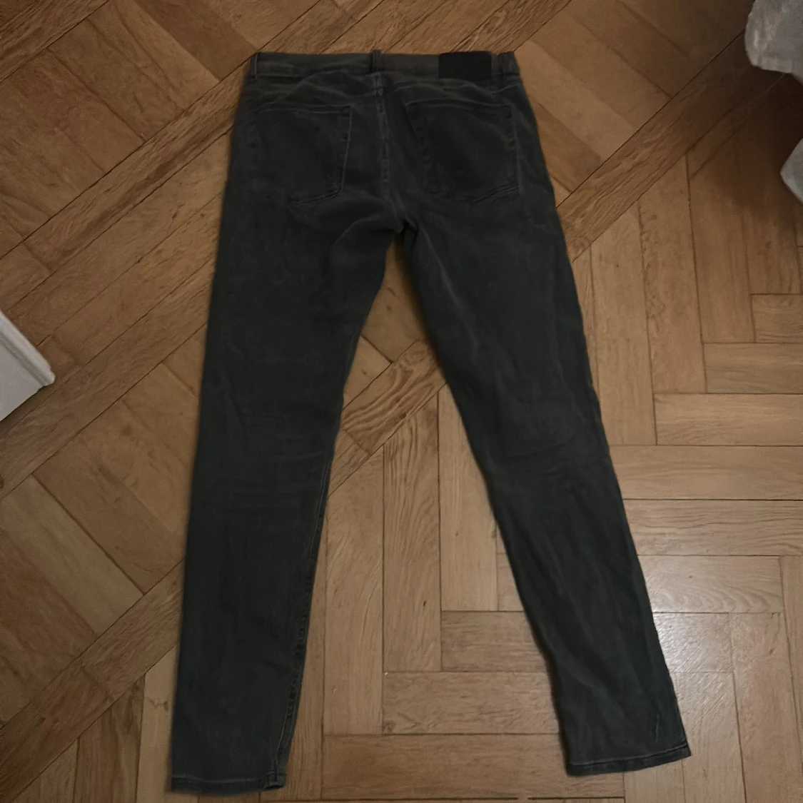 Grå jeans från J.Lindeberg - 90