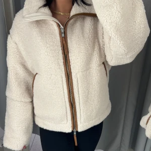 Pilejacka i lös passform - Ny med prislapp