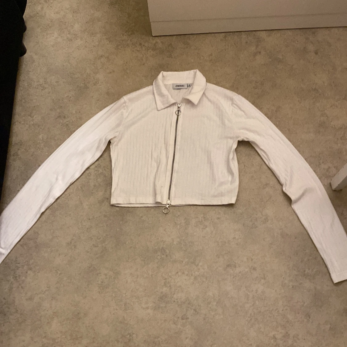 Vit croppad jacka från Junkyard