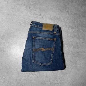  Nudie Jeans - Säljer ett par jeans ifrån Nudie•Storlek W34 L32•Kontakta gärna vid frågor eller funderingar!