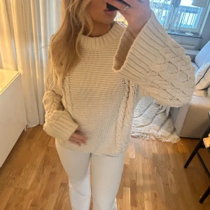 Kabelstickad tröja💗 - Jättefin från Gina💗
