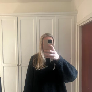 Svart stickad tröja - Mysig svart stickad tröja🥰 från Hm i storlek S