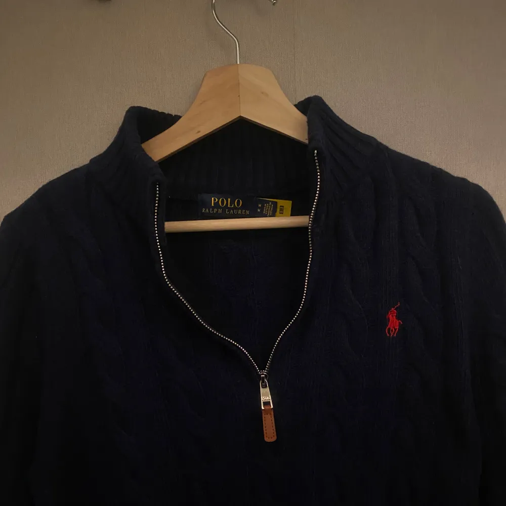 Stickad Ralph lauren halfzip 1(1(Skicka meddelande om du är intresserad av att köpa så diskuteras pris där . Hoodies.