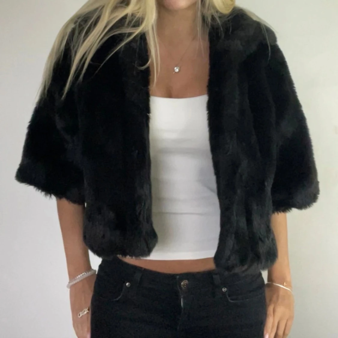 Svart pälsjacka - 90