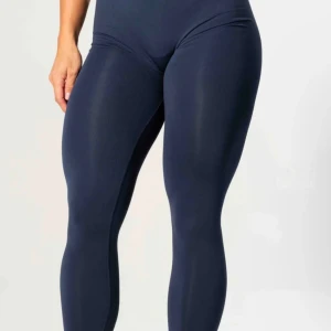 Prime Scrunch Tights - blå - Lite noppriga mellan benen annars i toppen skick 🩵💙