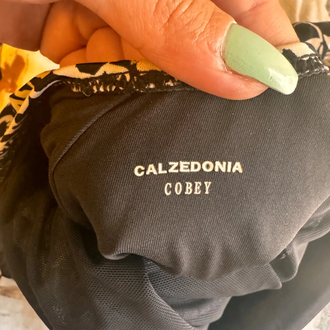 Svart och vit blommig baddräkt från Calzedonia - 90