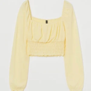 Topp - Söker denna toppen. Den är från hm❤️