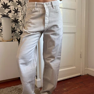 Eytys jeans - Helt nya eytys jeans  Aldrig använda Nypris 3000kr Långa och raka i passformen 