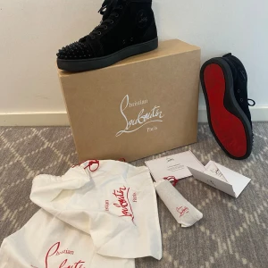 Christian Louboutin skor  - Äkta med kvitto och allt från affären.  Skick 9,7 av 10!! 