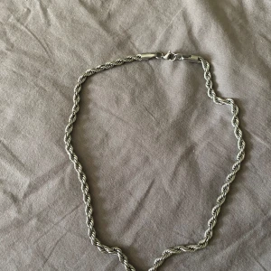 Äkta silver kedja - 45.72cm inte används pris kan diskuteras gratis shipping