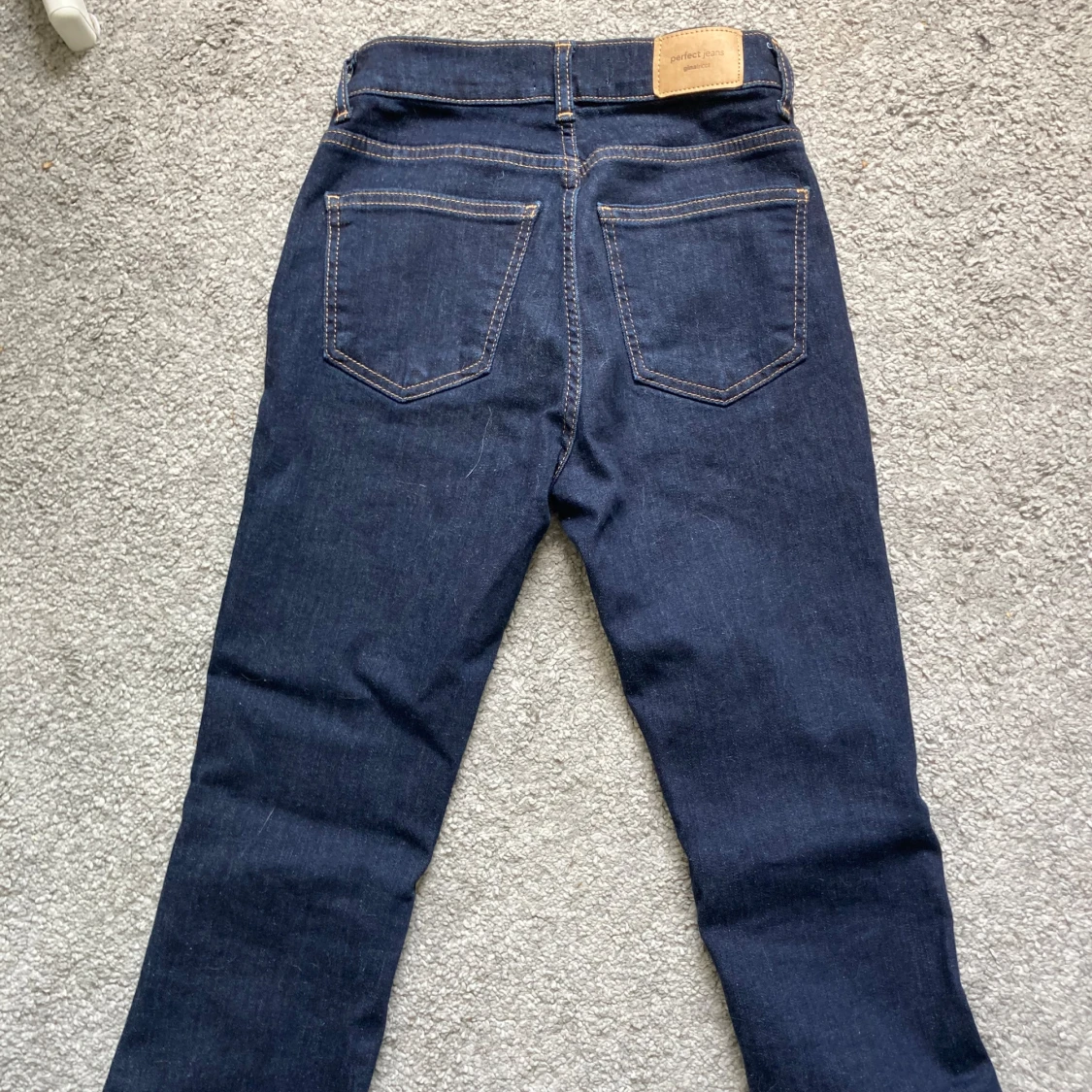 Mörkblå jeans med bootcut - 91