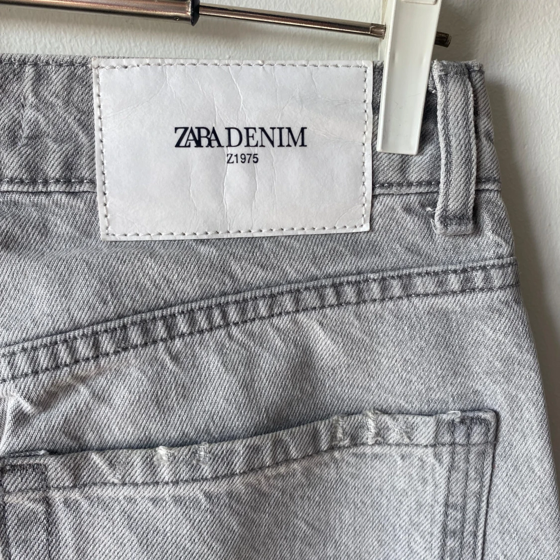 Grå jeans från Zara - 93